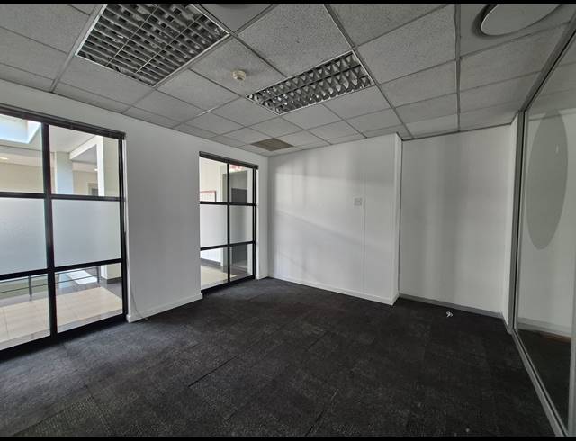 1,311M² OFFICE TO LET IN SANDTON CENTRAL